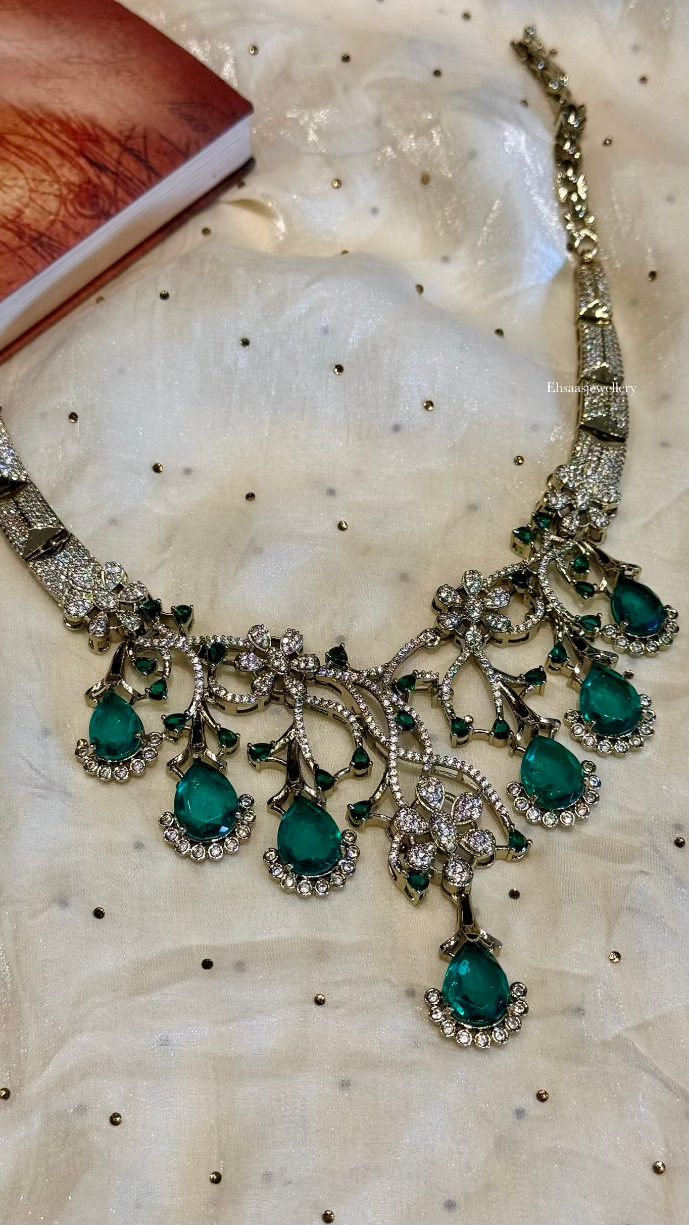 Aasma Diamond Necklace Set