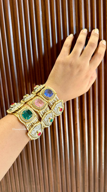 Tira Bracelets