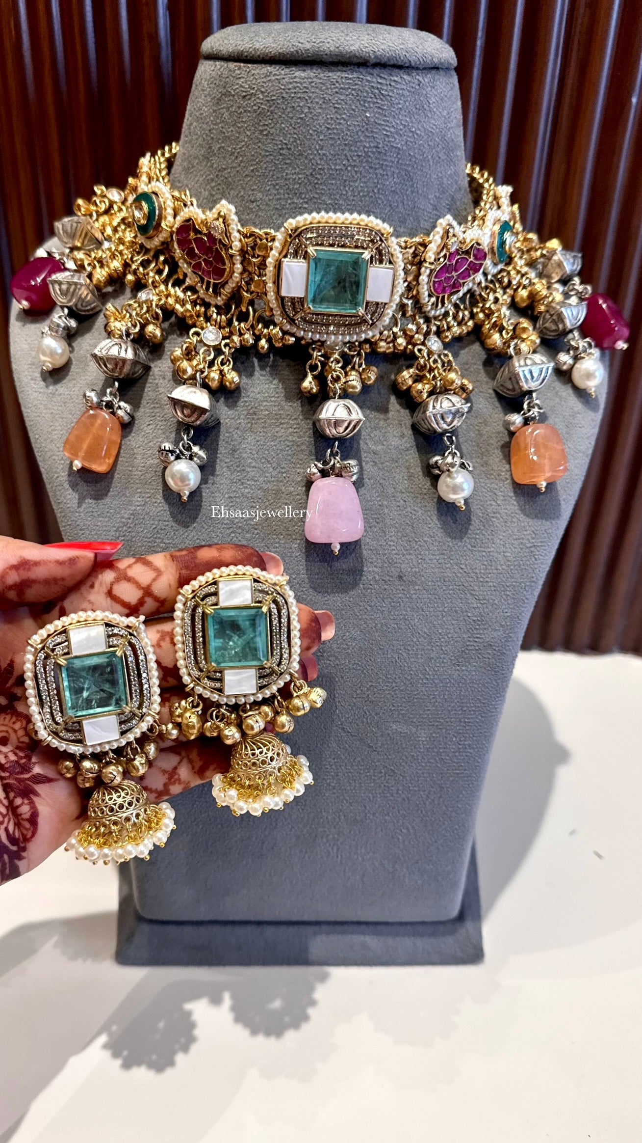 Ruhaniyat Necklace with Earrings