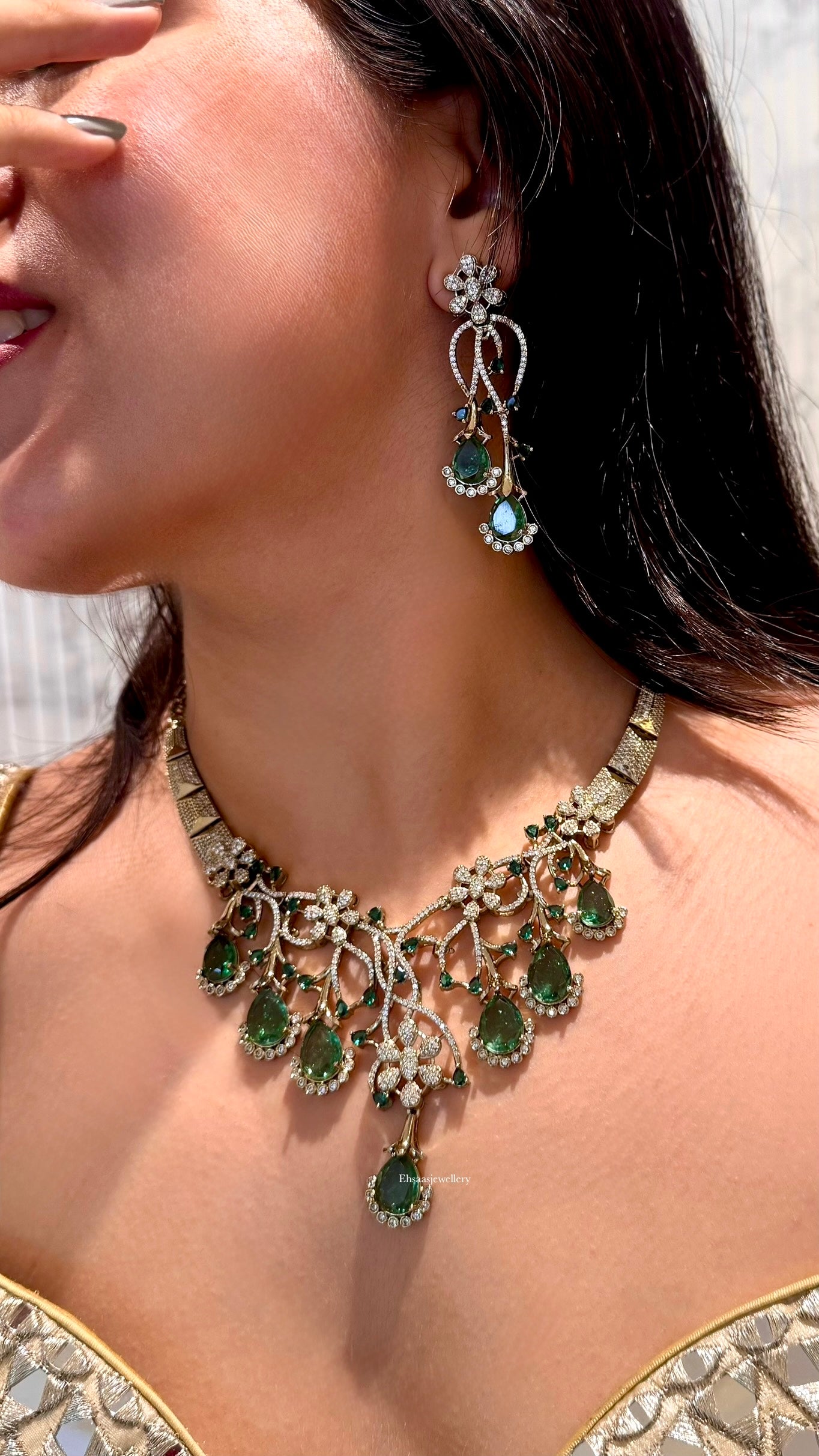Green Daimond Necklace With Necklace