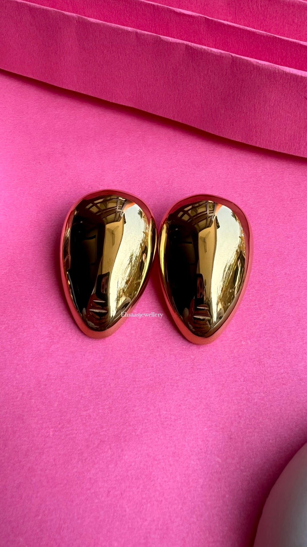 Livia Studs