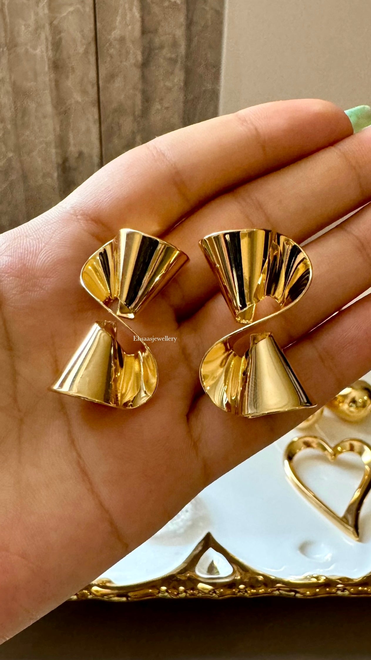 Reya Studs