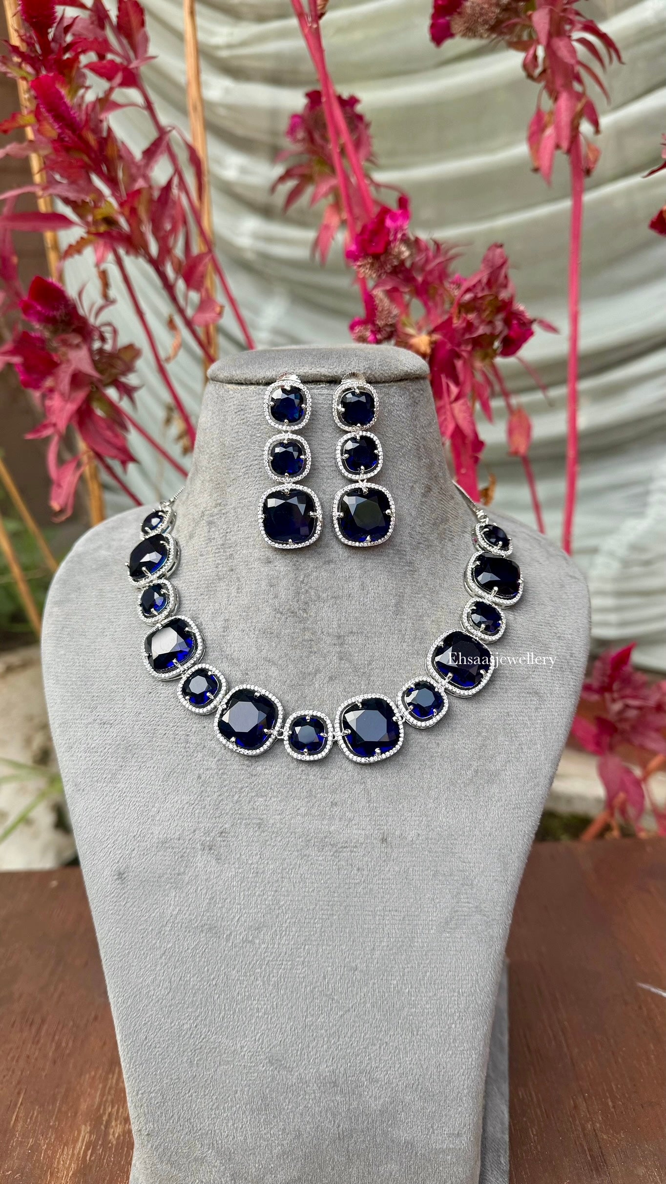 Keyara Necklace with Earrings