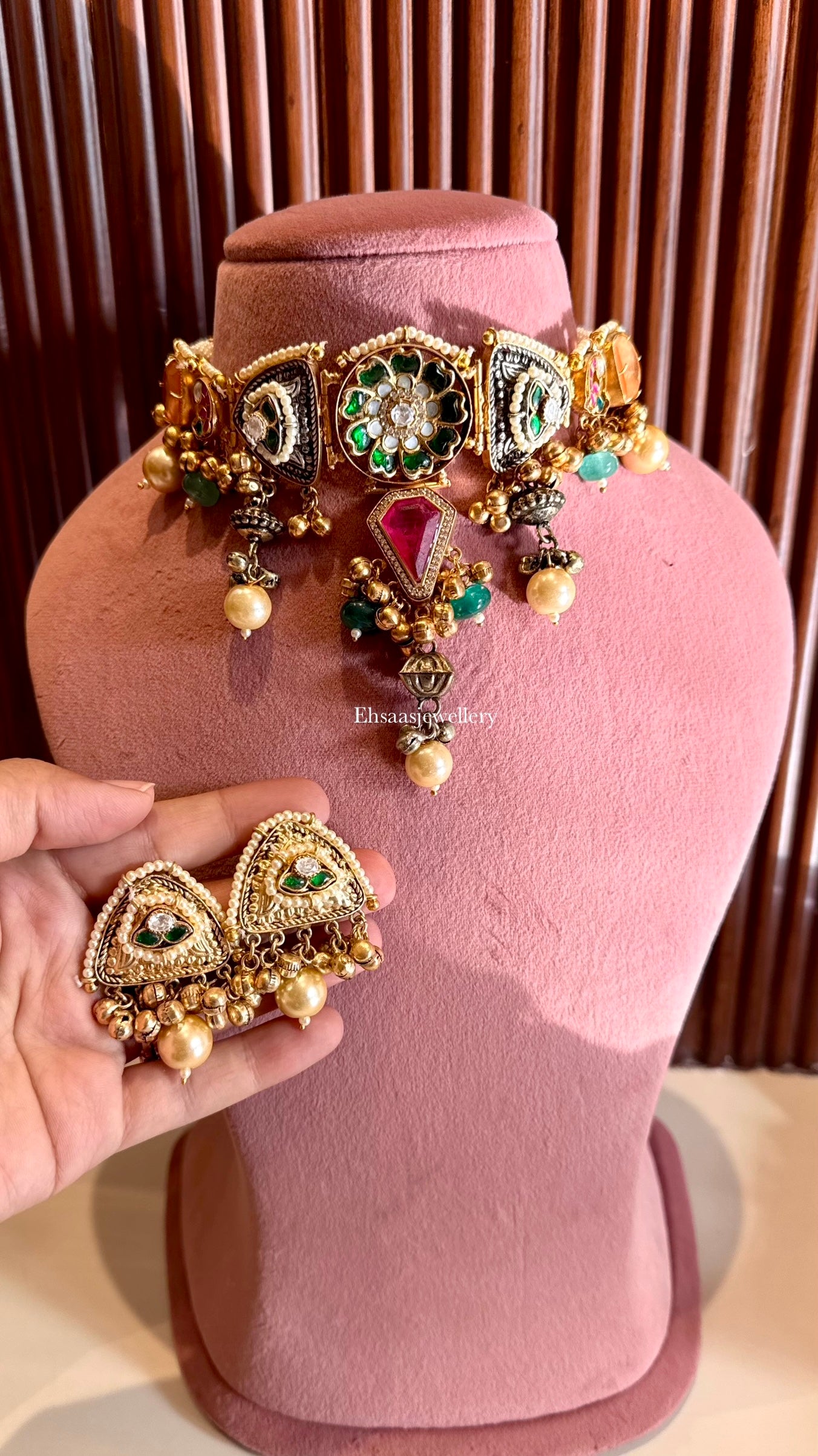 Trishira Choker With Earrings