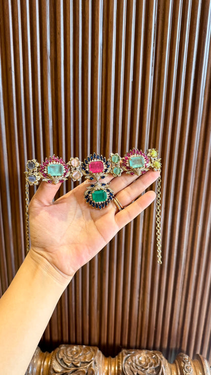 Hayat Necklace With Earrings