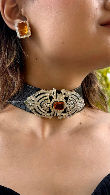 Noira Necklace with Earrings- Champagne