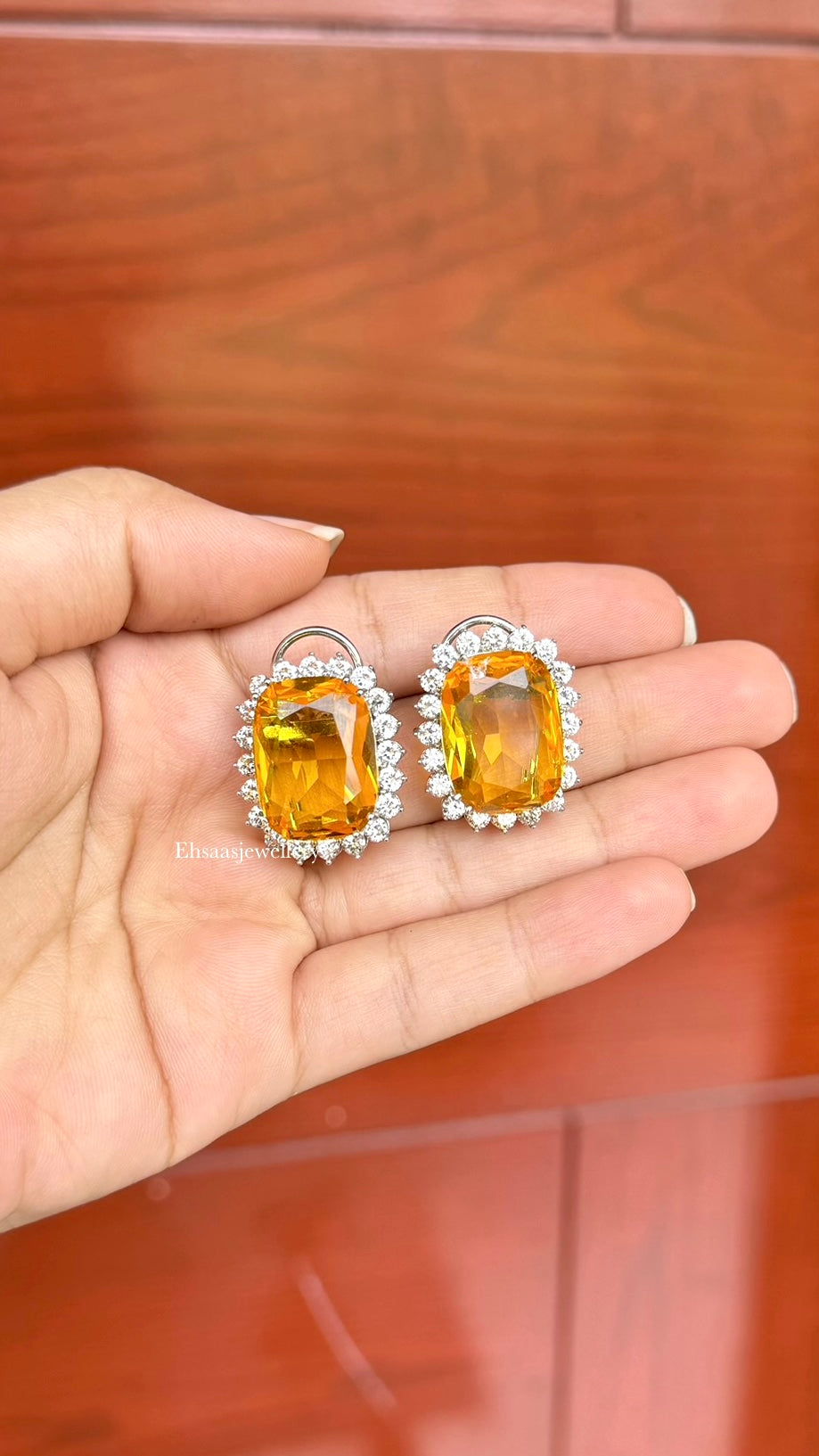 Aurelia Studs