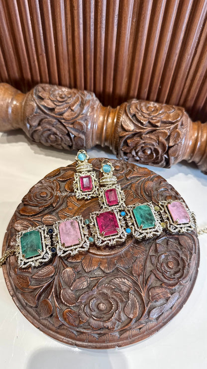 Esra Necklace with Earrings