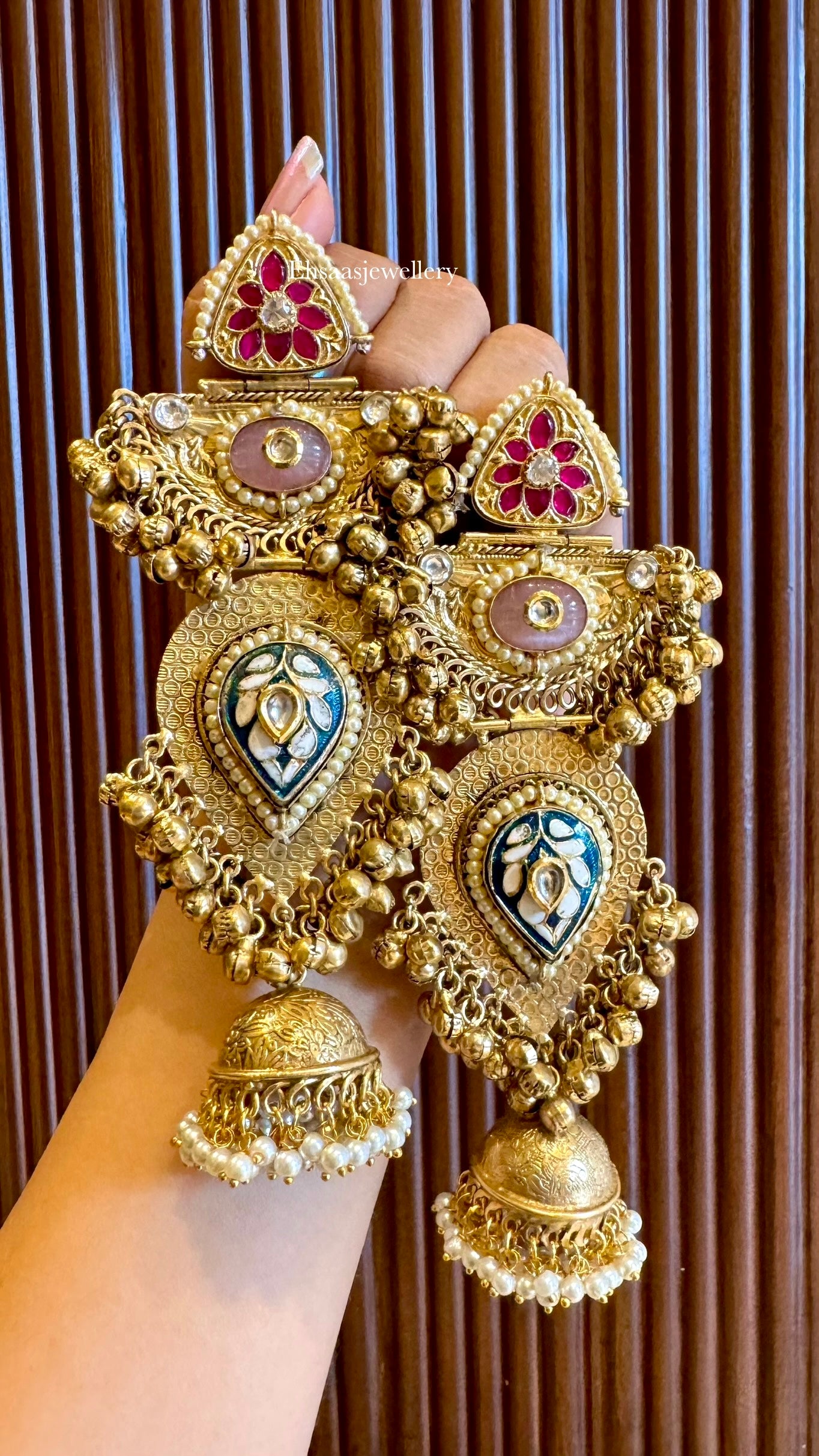 Aheli Jhumkis