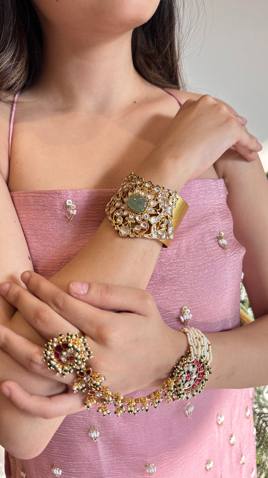 Chitrangada Handcuff