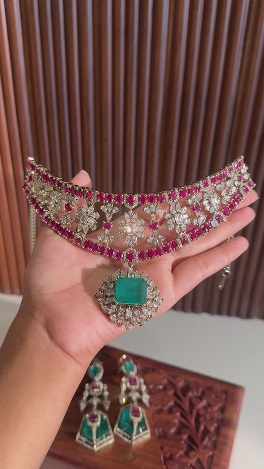 Gazelle Diamond Cocktail Necklace Set