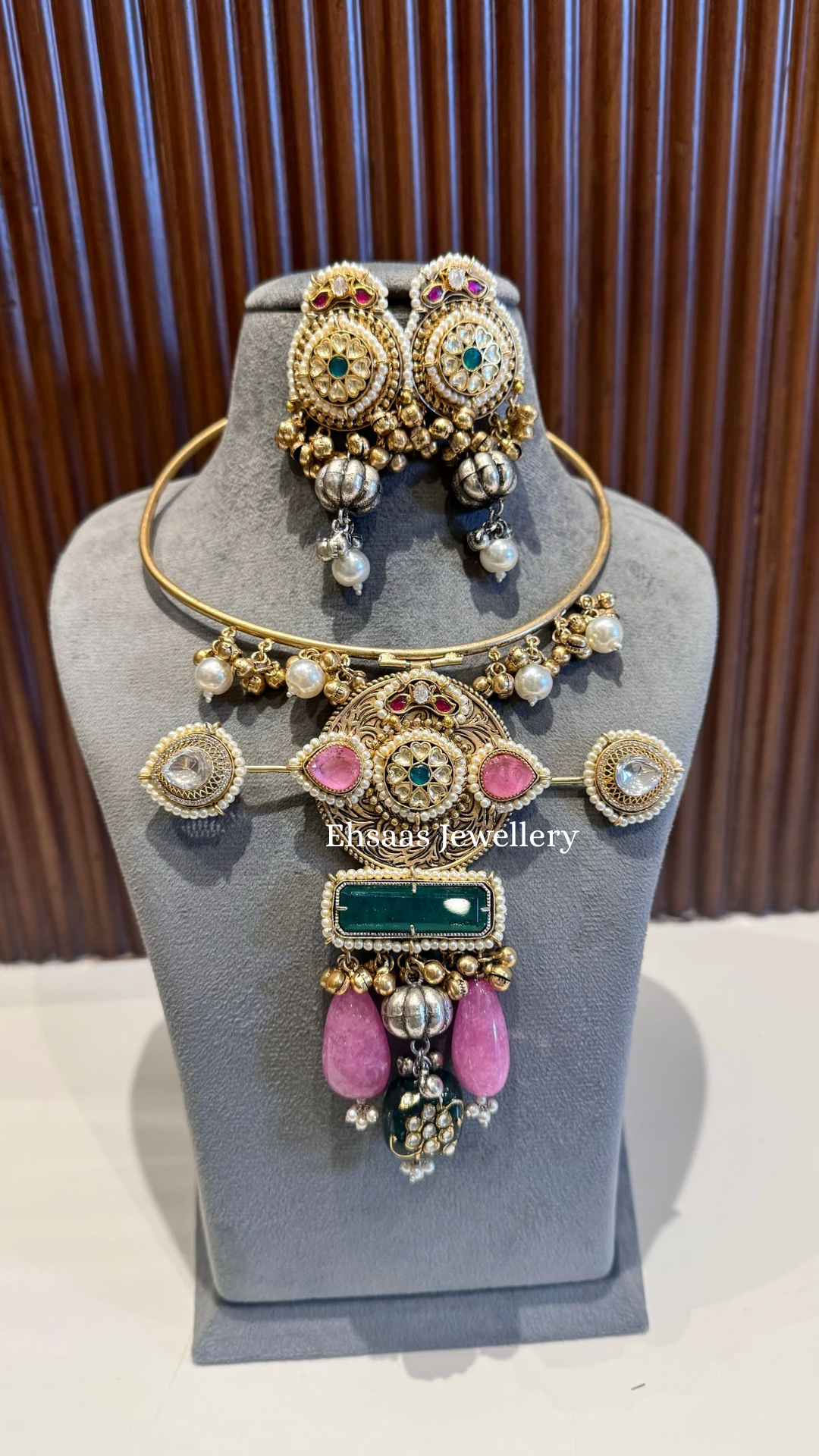Sitara-e-Meher Hasli with Earring