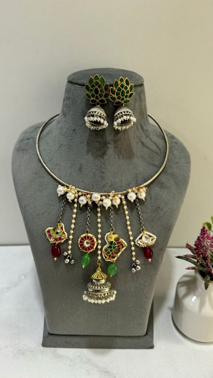 Avyana Hasli With Earrings With Jhumki