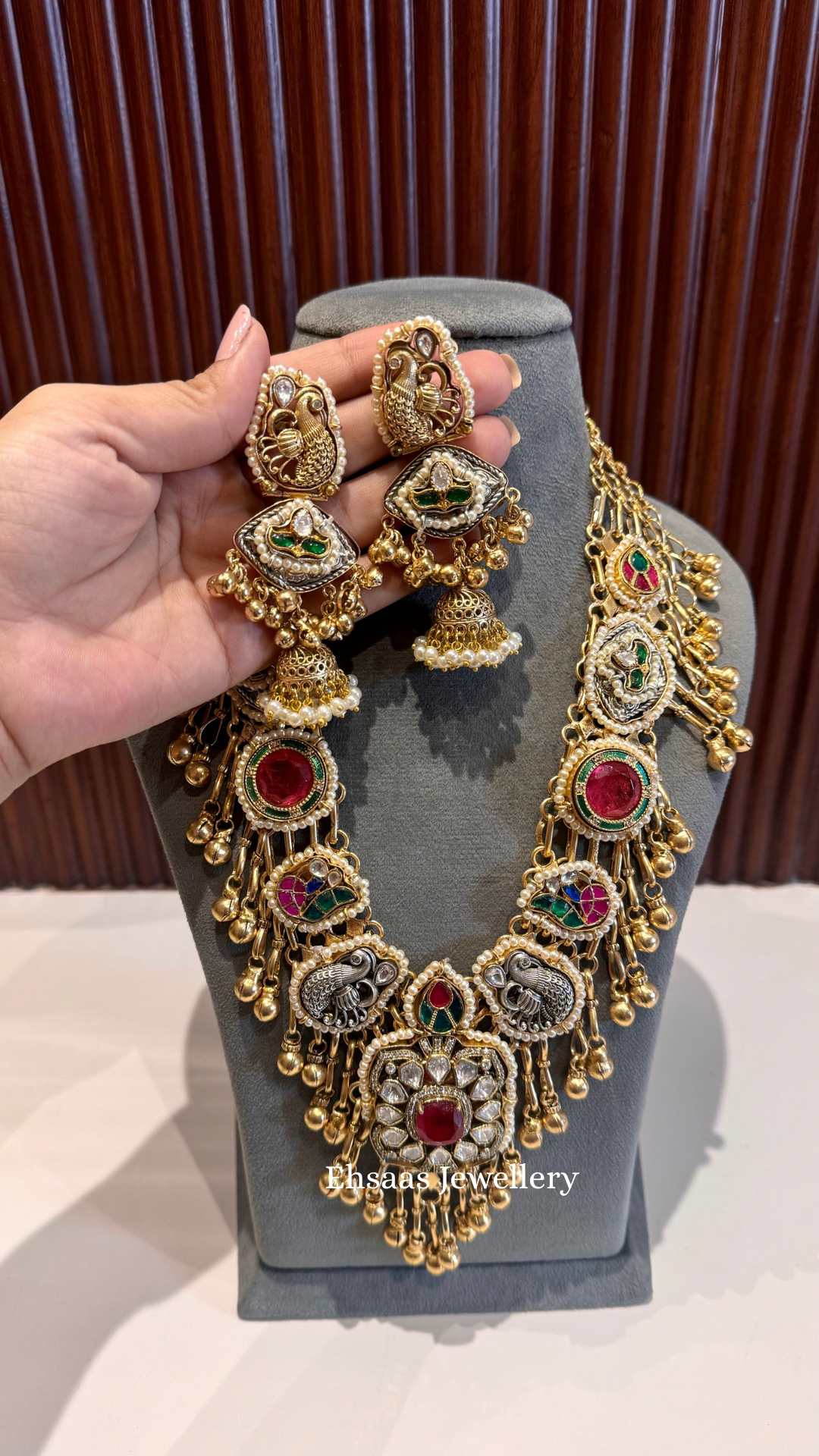Noor Jahaan Necklace With Earrings