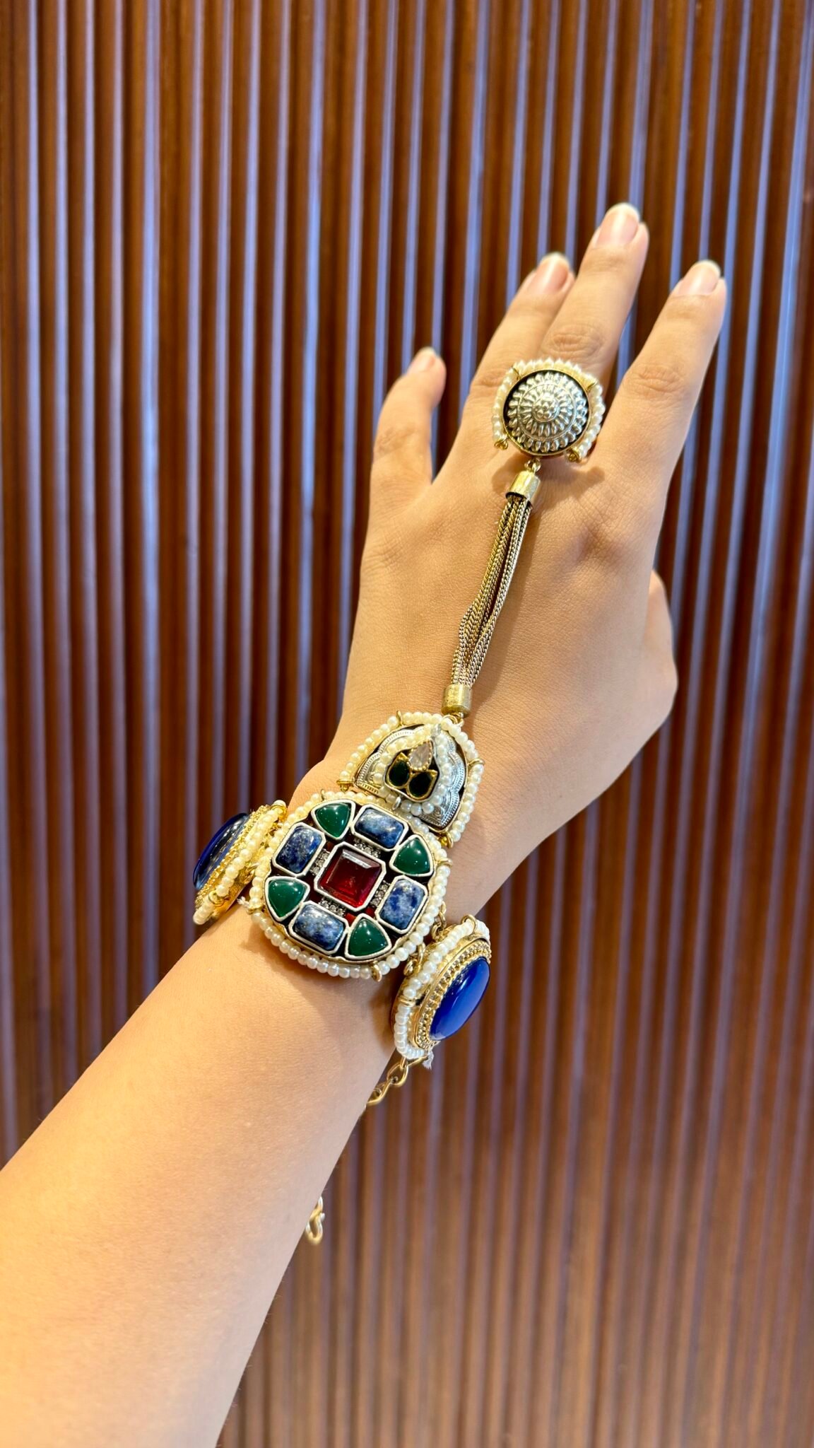 Noor Bahar Hathphool