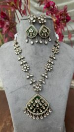 Pahal Necklace With Earrings