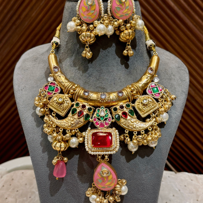 Nargis Hasli Necklace with Earrings