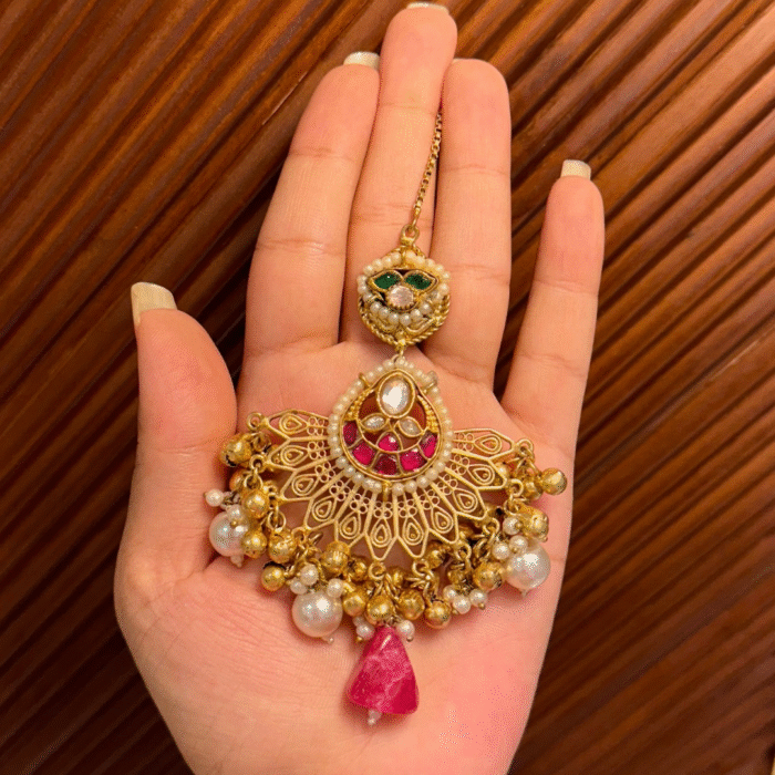 Gulabari Maangtika