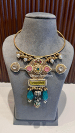 Sitara-e-Meher Hasli with Earring - Image 4