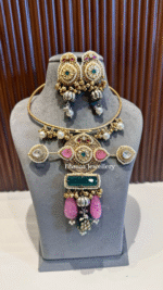 Sitara-e-Meher Hasli with Earring