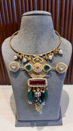 Sitara-e-Meher Hasli with Earring - Image 10