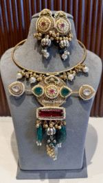 Sitara-e-Meher Hasli with Earring - Image 9