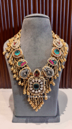 Noor Jahaan Necklace With Earrings - Image 9
