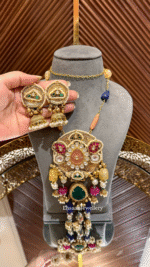 Ruh-e-Zeenat Necklace With Earrings - Image 2