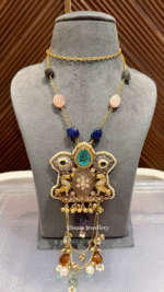 Gulzaar  Necklace With Earrings - Image 11
