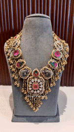Noor Jahaan Necklace With Earrings - Image 5