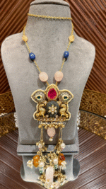Gulzaar  Necklace With Earrings - Image 4